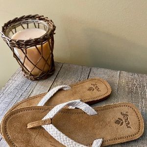 reef gypsy macrame flip flops